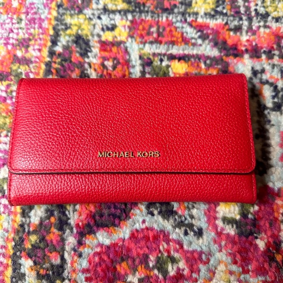 Michael Kors Voyager East/West MK Signature Monogram Large Tote and Wallet - Picture 3 of 8